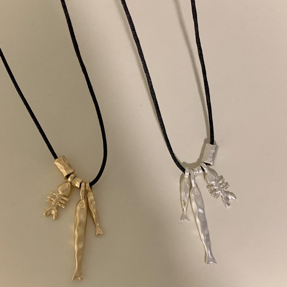 Adjustable Bone Pendant Choker Vintage Sweater Chain Exaggerated Fish Pendant Necklace Layering