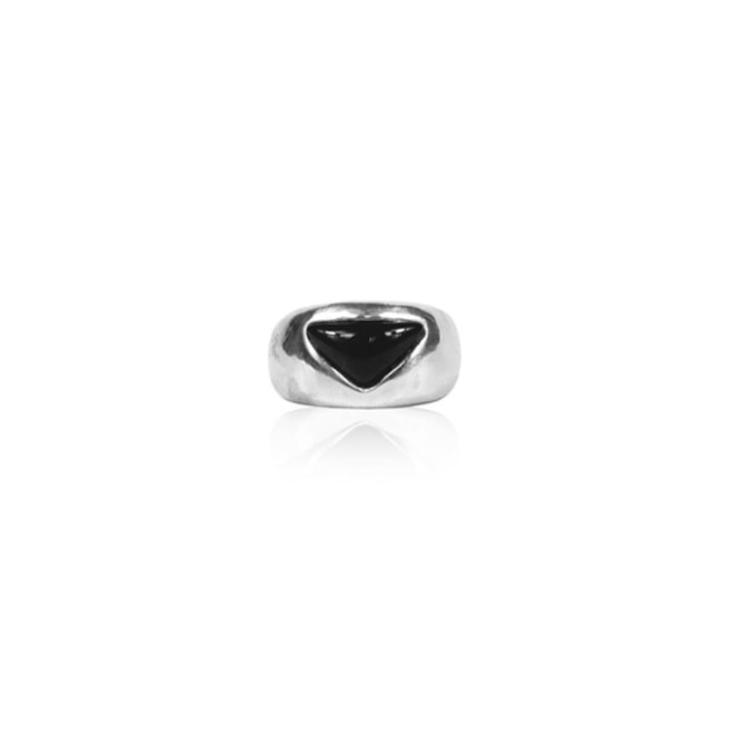 THE YNE TRIANGLE BLACK RING