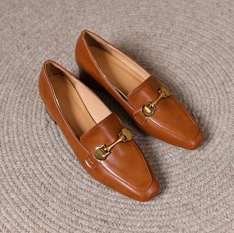 

French elegant retro small leather shoes for women s outer wear 2024 autumn new thick heel medium heel temperament fashion women s single shoes 39 коричневий