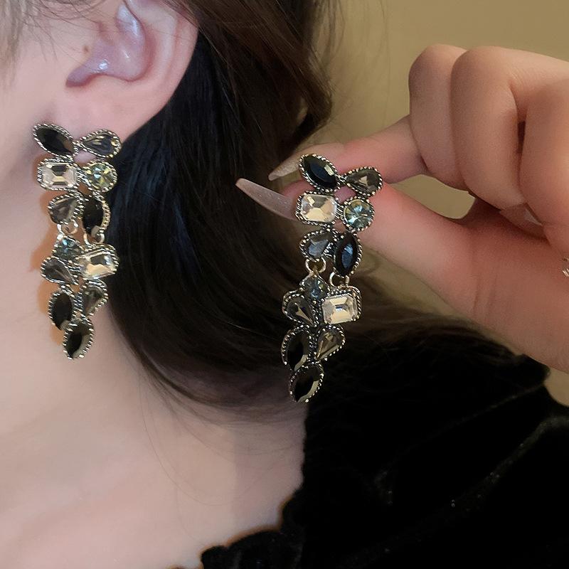 GemChic Women's New Exquisite Crystal Rhinestone Necklace Earrings Two Piece Set Ear Stud Needle Birthday Christmas Jewelry Gift