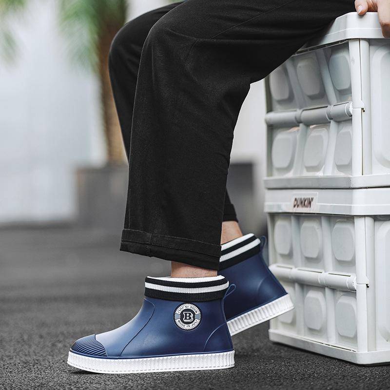 Rain shoes men's and women's short non-slip and waterproof fashion rain boots fleece thermal rubber shoes kitchen work short water shoes