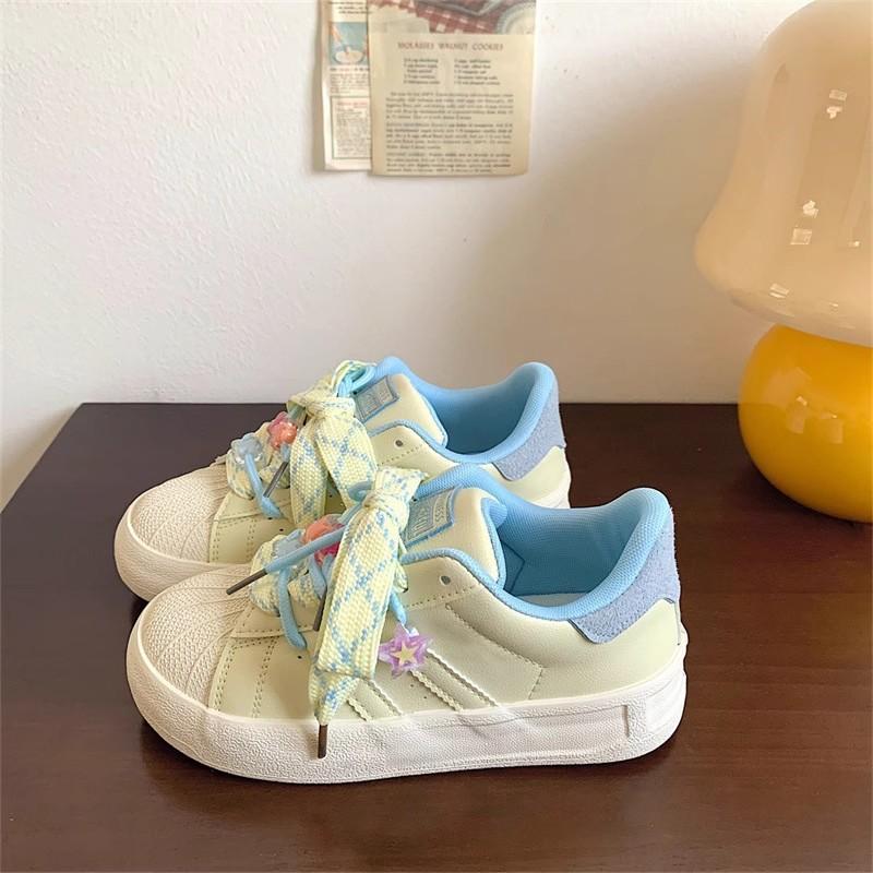 Kleine weiße Schuhe Damen neue Frühling und Herbst dicke Sohle Schuhe Shell-Zehe trendig vielseitig