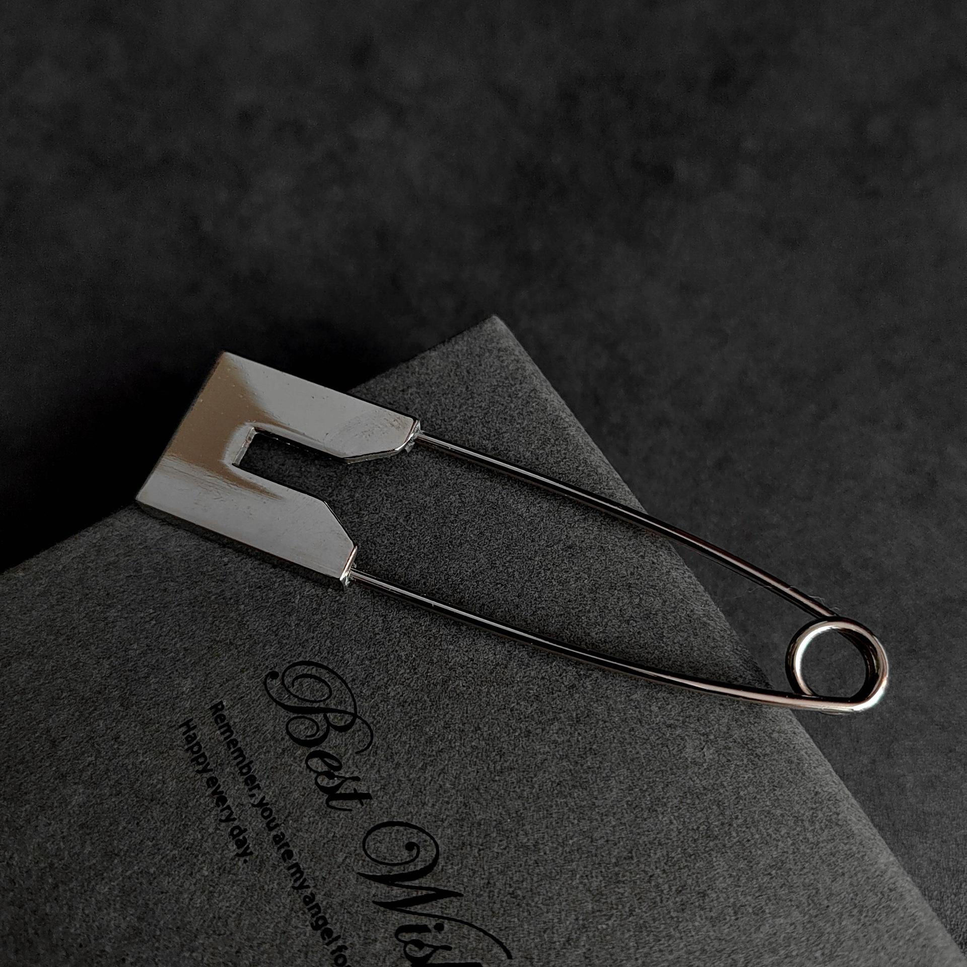 

Модные большие булавки для одежды Гладкие металлические безопасные булавки Джинсы Платье Шарф Регулируемые булавки 80MM*21MM