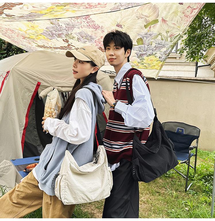 Women's Crossbody Messenger Bag - Trendy, Casual, Versatile, Solid Color, and Ideal for Street Fashion. Suitable for Men and Women.