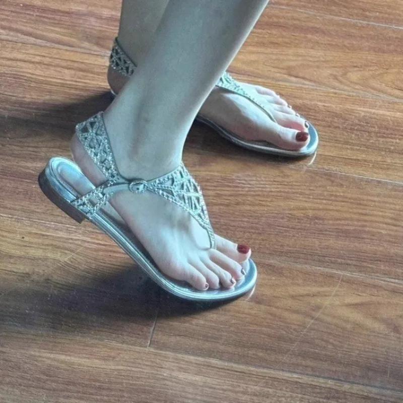 2025 New Summer Women's Sandals Classics Round Toe Crystal Buckle Strap Thong Sandals Outdoor Open Toe Daily Comfortable Shoes