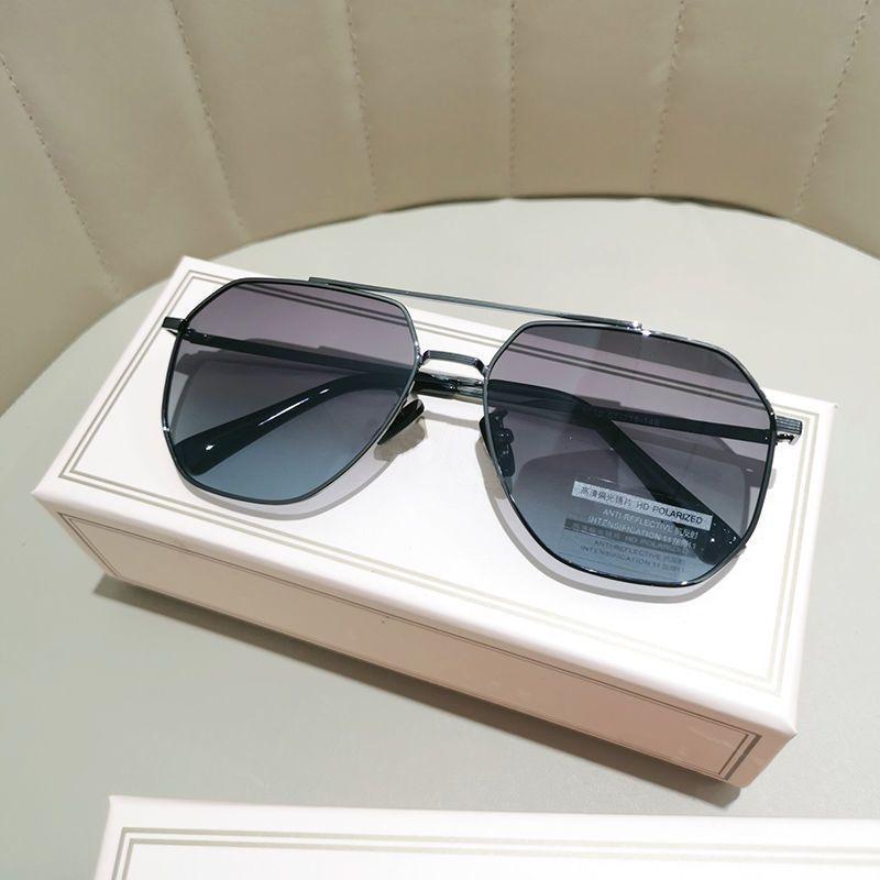 Fashionable Polarized Sunglasses for Women, Transparent Gradient Sunglasses for Men, Sun Protection and Anti-UV Sunglasses