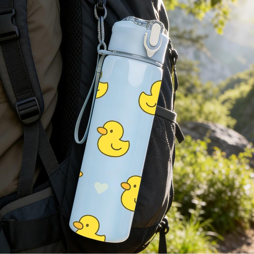 1PC Yellow Rubber Duck Pattern 750ml Color Plastic Sports Water Bottle Leakproof Flip Straw Lid Suitable for Sports Office Home Use