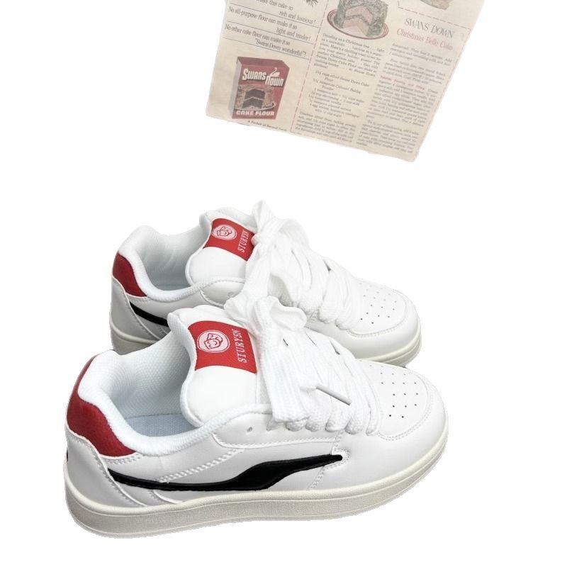 2025 New Versatile Platform White Shoes Female Ins Student Couple Sports Board Shoes Casual Bread Shoes