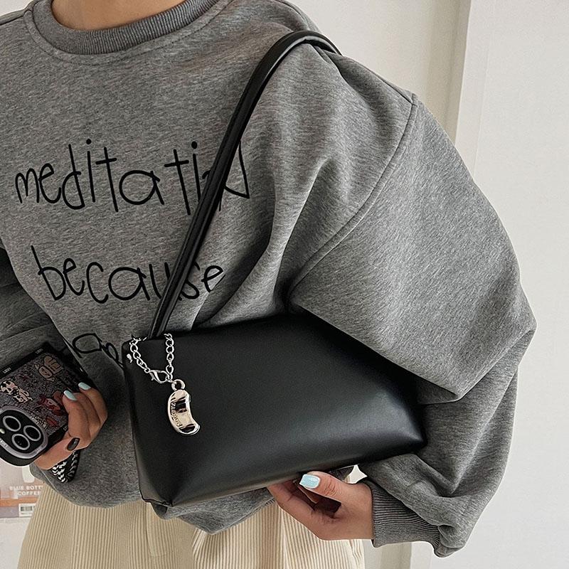 Red Bridal One Shoulder Underarm Bag Texture PU Versatile Crossbody Bags Spring Summer New Style Simple Handbag with Pendant