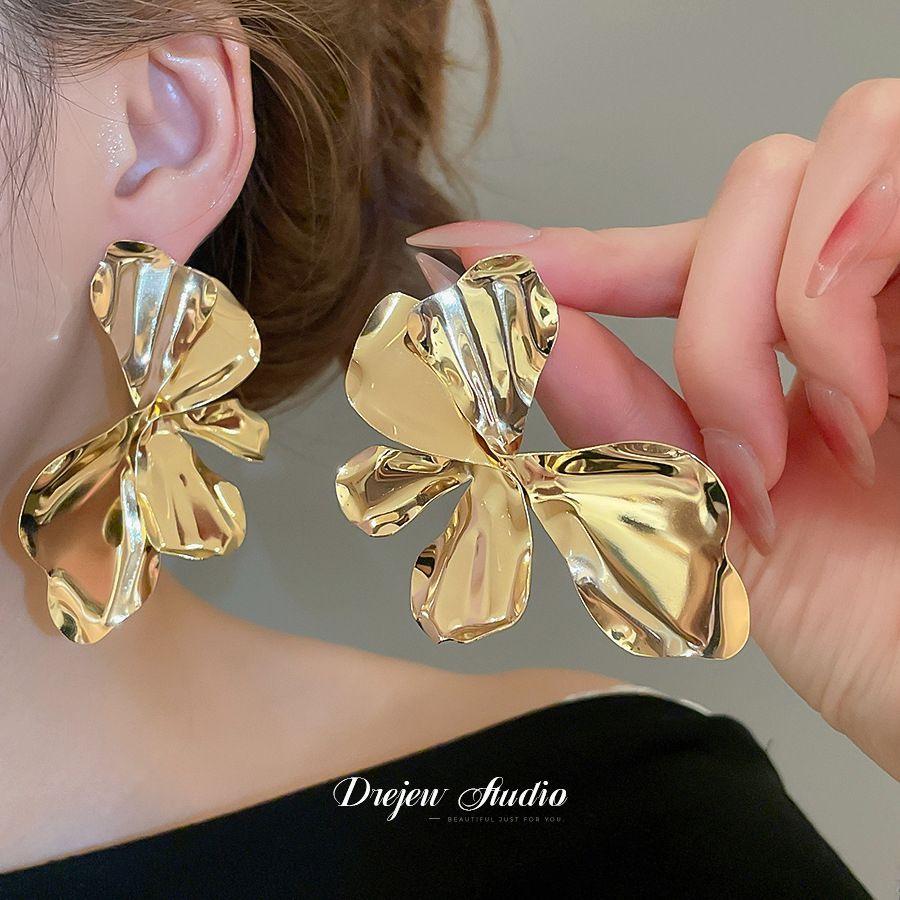 French Retro Luxury Silver Pearl Tassel Stud Earrings - Elegant and Versatile for Women