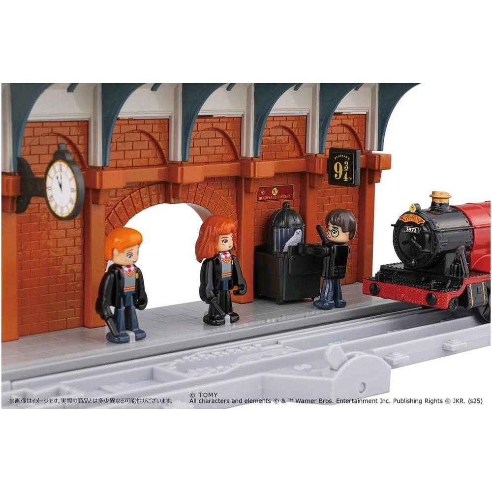 Takara Tomy Plarail Harry Potter Hogwarts Express Train Toy 3 and (Ages up)