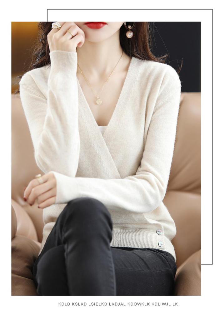 Women's Spring V-Neck 100% Wool Knit Cardigan - Long Sleeve, Short Style Sweater