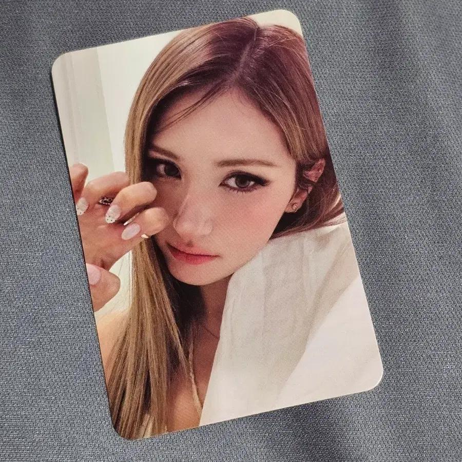 Selling IOI Jeon Somi Hong Kong Concert Photocards (Day 1)