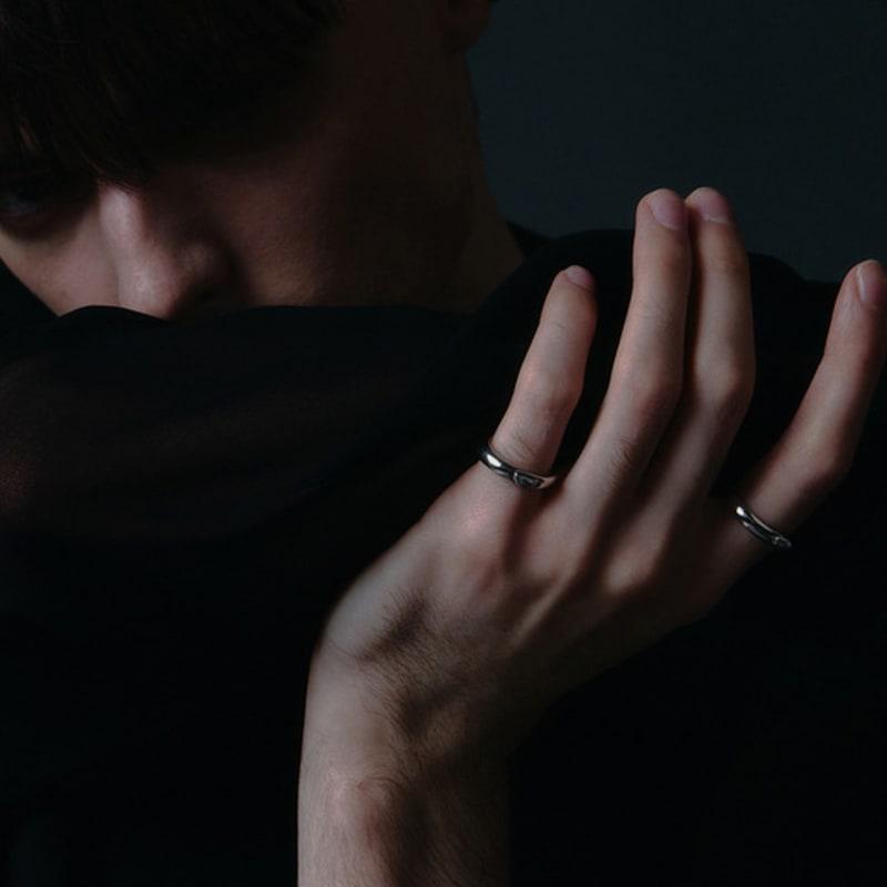 Aphrose Sea Otter Two-Tone Ring (Silver)