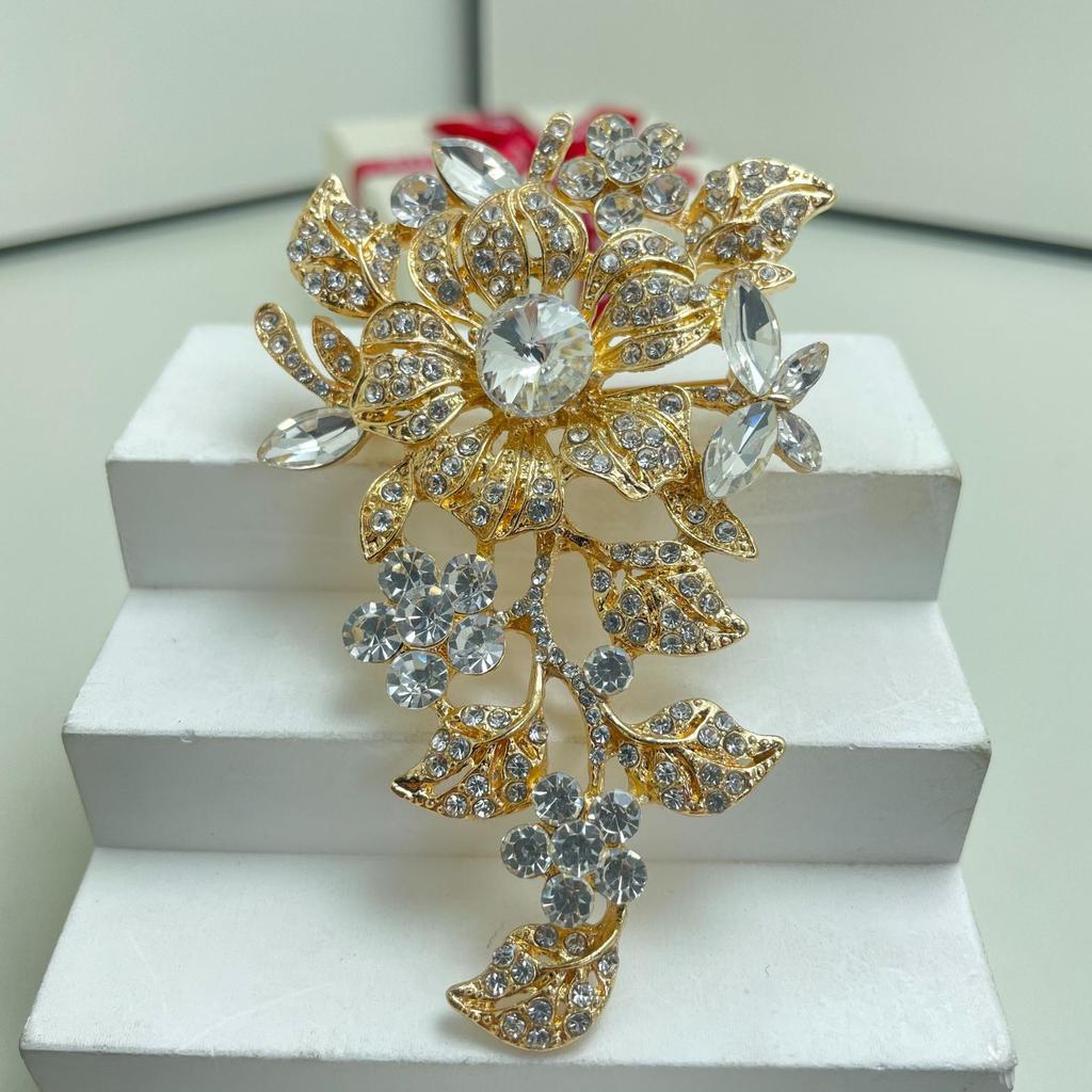 Hochwertige Blumen-Damenbrosche Luxuriöser Hofkristall Retro Temperament Corsage Vielseitige Brosche