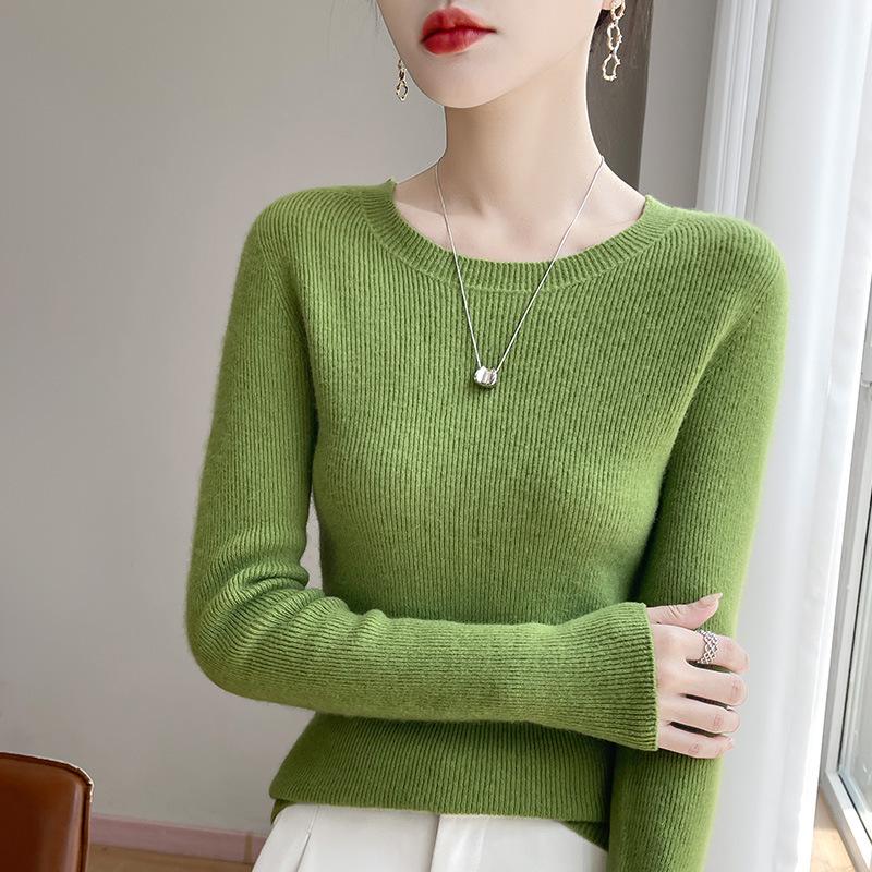 Maglione da Donna a Collo Tondo Basso in Maglia Slim per Autunno e Inverno