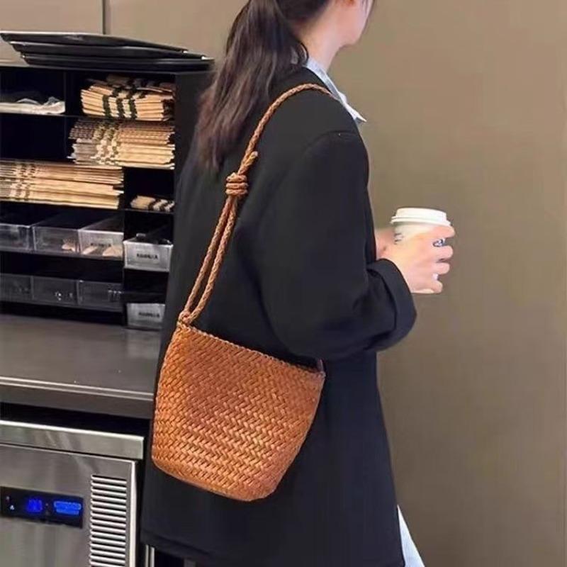 Woven Casual French Bag, New Large-capacity Trend Single Shoulder Niche Texture Bucket, Women's Bag After Delivery