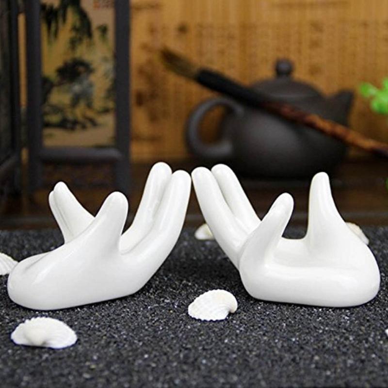 3Pcs Air Plant Holder Ceramics Airplants Holder Small Container Pots Hand Shape Office Desk Base Airplants Display Container