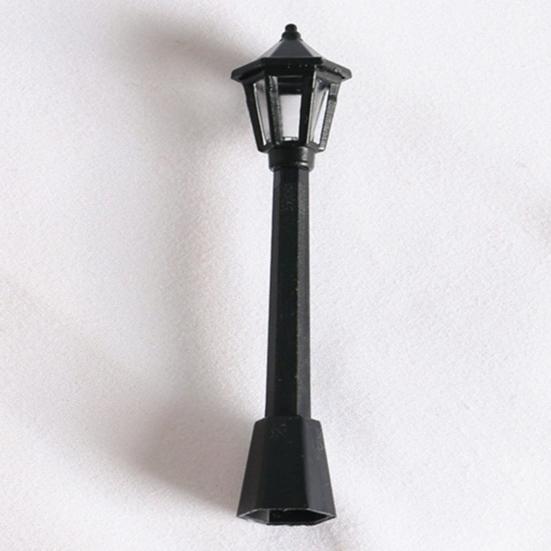 2Pcs Doll House Lamp Simple Lovely Smooth Dollhouse Lawn Light for Entertainment