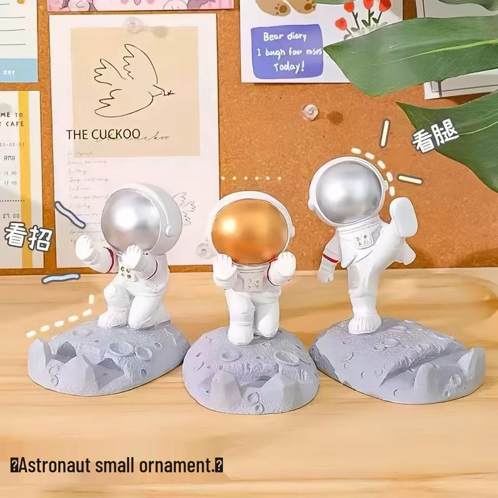 Spaceman Astronaut Phone Holder Figurine - Creative DIY Desktop Decoration and Gift