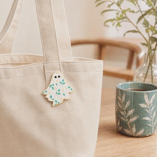 Halloween Ghost Enamel Brooch, Cute Ghost Brooch Pin, Cartoon Ghost Brooch Pin, Funny Little Ghost Brooch, Trendy Accessories for Bag Jacket Backpack