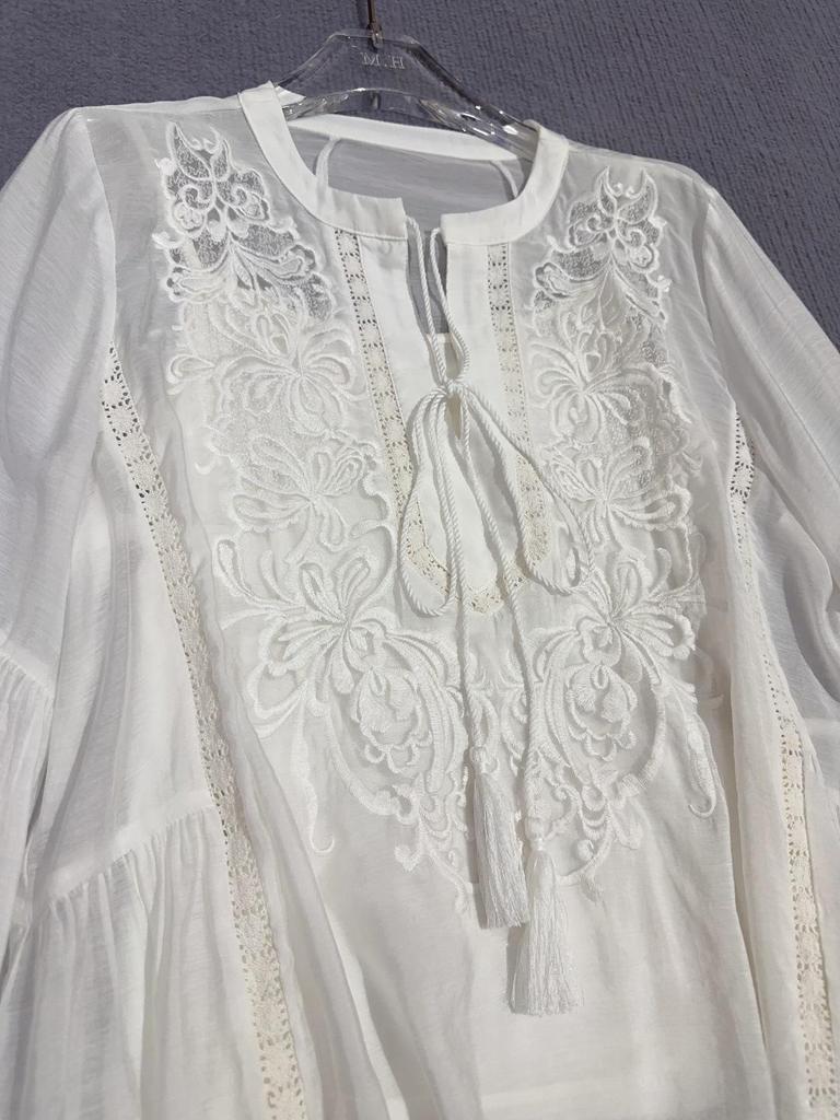 2026 Spring French Court-Style Embroidered Women's Lace Puff Sleeve Top