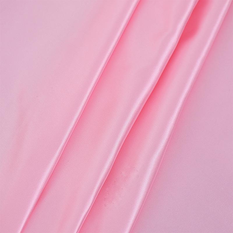 Düğünler ve Banketler için Saten Masa Örtüsü - Etkinlikler ve Aile Buluşmaları için Zarif Dekor