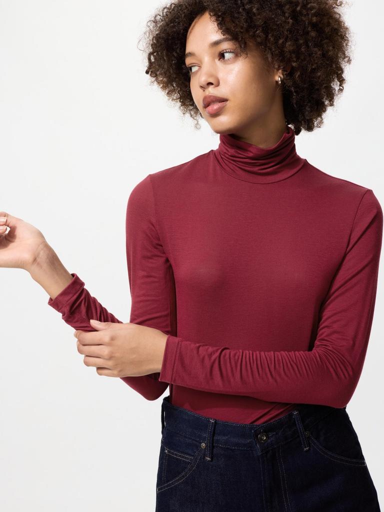 Uniqlo HeaTTech UlTra LighT TurTleneck T  Long Sleeve 
