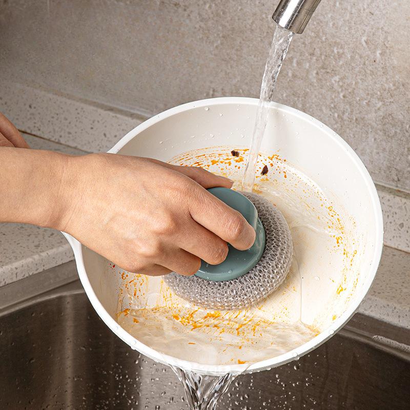 The Multi-purpose Steel Wire Brush for Kitchen Dishwashing and Pot Cleaning Is Not Afraid of High Temperatures