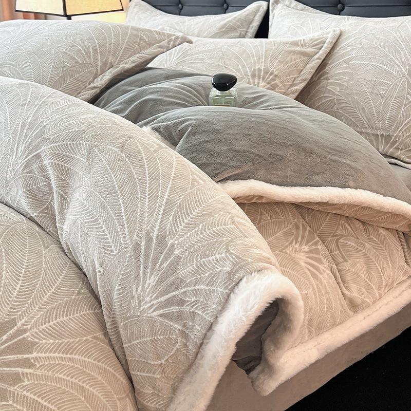 Thickened Milk Fleece Bed Four-Piece Set, Light Luxury High-End Coral Fleece Flannel Quilt Cover, Bed Sheet Three-Piece Set