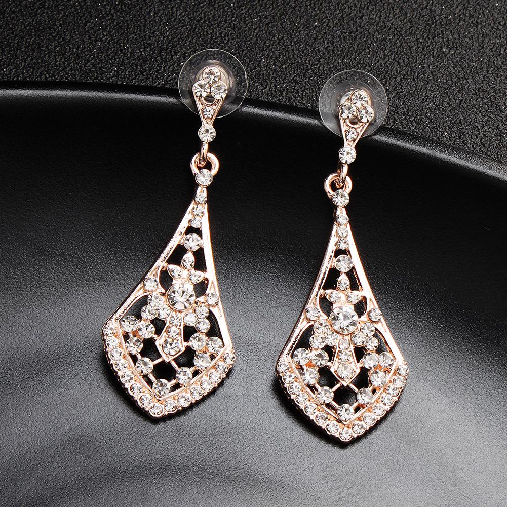 

Вінтажні весільні сережки з кристалами: Розкішні, висококласні аксесуари для весіль та танцювальних вечірок