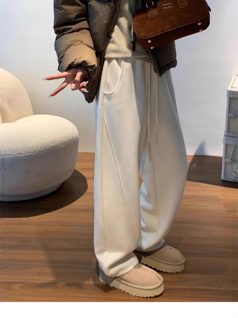 Plus Size Women's Fleece-Lined Wide-Leg Sweatpants for Curvy Figures - Autumn/Winter Style