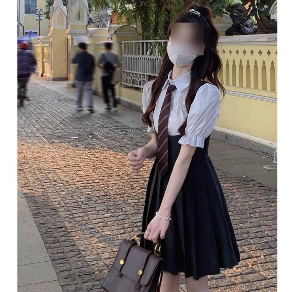 

Літній набір сукні на підтяжках для дівчат-підлітків: Плісирована коротка спідниця для учнів середньої та старшої школи XL (for 110-120 jin)