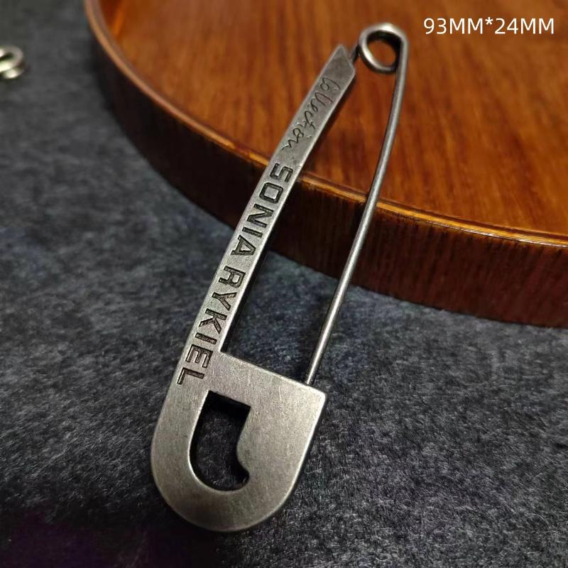 Vintage Engraved Letter/Number Large Brooches Sweater Scarf Buckle Cardigan Anti-Slip Big Pin Decoration Accessories