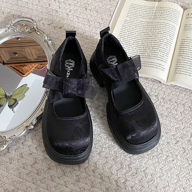 Mary Jane small leather shoes women's 2025 spring new platform lace bow national style with skirt big head single shoes