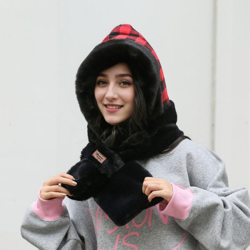 Hat and Scarf Integrated Women's Winter Cycling Windproof Hat, Cold-proof and Warm Versatile Plush Thickened Versatile Round Face Ear Protector