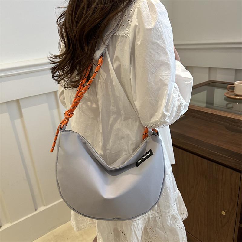 Geräumige Oxford-Stoff-Umhängetasche für Damen, ideal für den lässigen täglichen Gebrauch und den Weg zur Arbeit