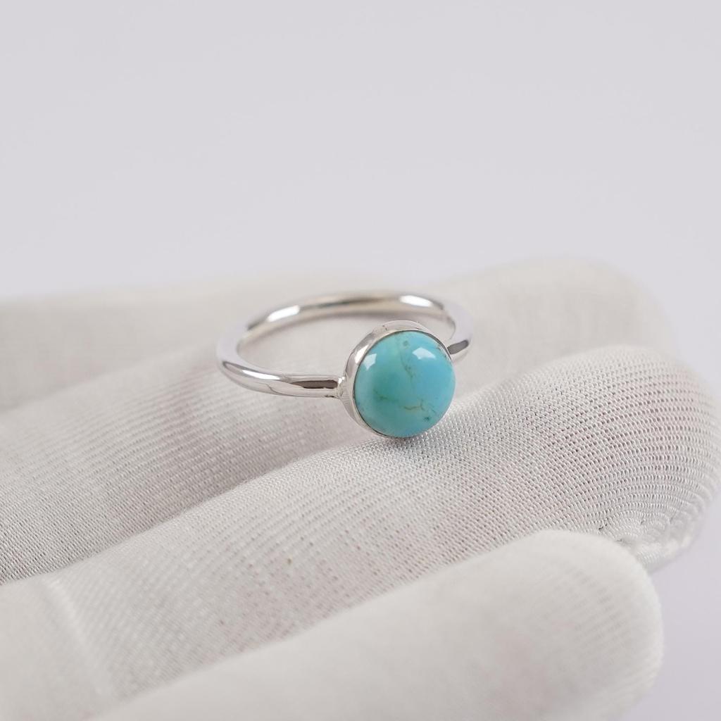Zarter Königin-Türkis-Ring: 925er Sterlingsilber Handgefertigter Runder Edelsteinring