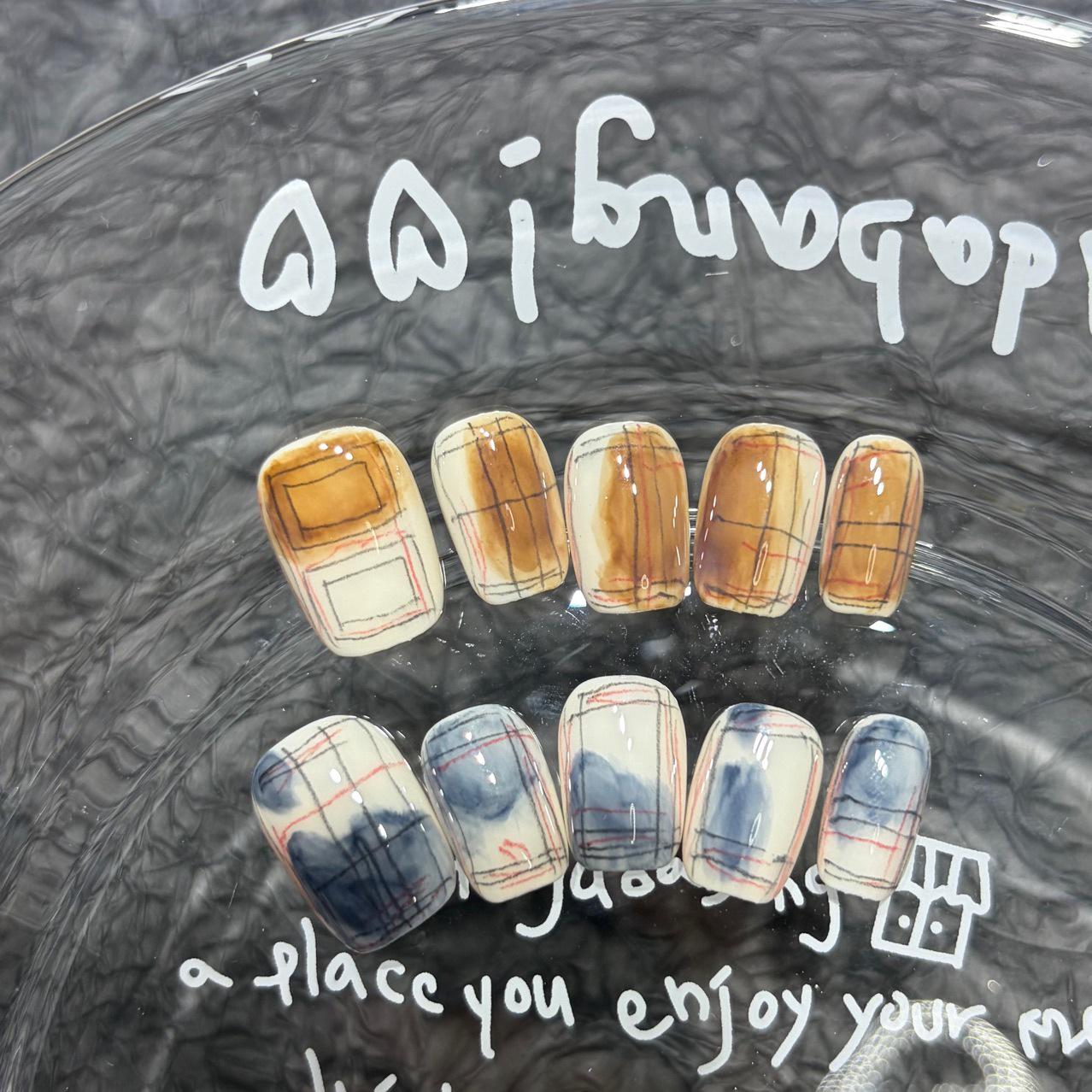 Handmade Ombre Short Press-on Nails - High-End Manicure with Whitening Effect Medium (M)