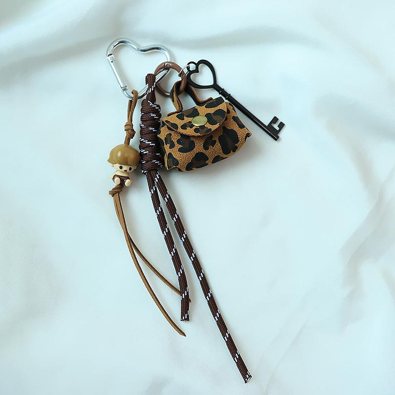 

1 шт. Y2K Кожаный веревочный брелок Милый подвес для сумки Bubble Mart Labubu 3D Креативный мультяшный брелок Шнурок для мобильного телефона против потери