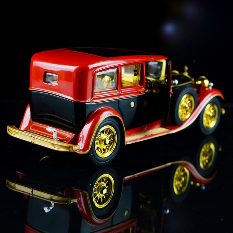 1:28 Retro Classic Car Alloy Car Model Diecasts Metal Vehicles Toy Old Car Model High Simulation Collection Ornament Kids Gift