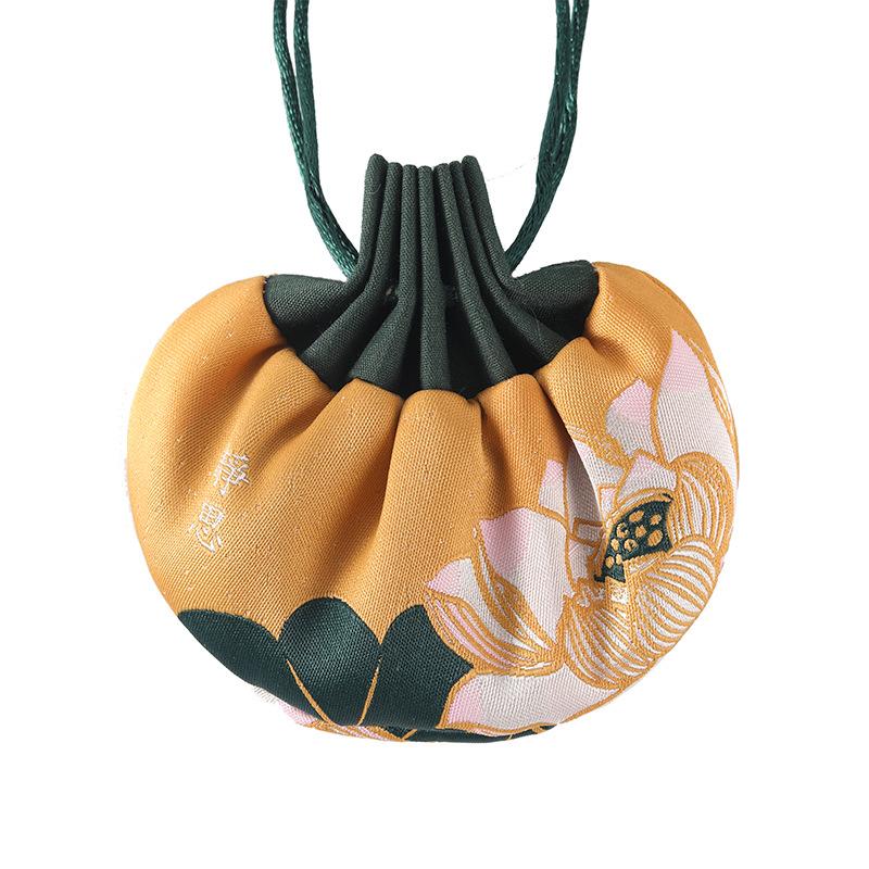 Sachet Lotus avec sachet cadeau à main, pendentif de voiture, sachet à franges
