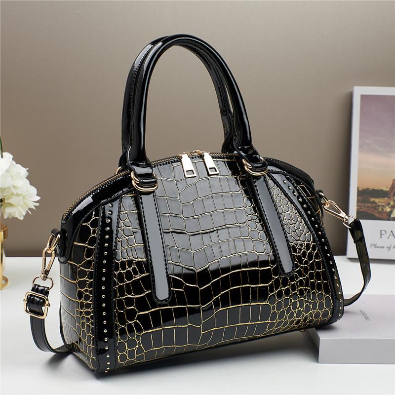 2025 Luxury Designer Women Alligator Pattern Handbags High End Golden Lines Large Capacity Crossbody Bag New Fashion Tote Bag