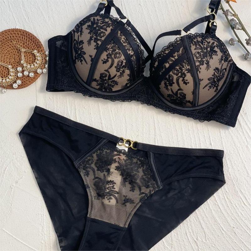 Sexy Lace Bra Set with Cross-straps To Enhance Bust and Enhance Small Chest