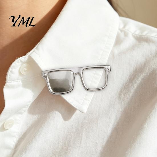 Clothing Accessory Eyeglasses Holder Brooch Pin, Zinc Alloy Square Frame Glasses Collar Pin Eyewear Hanger Clothes Decoration Accessories for