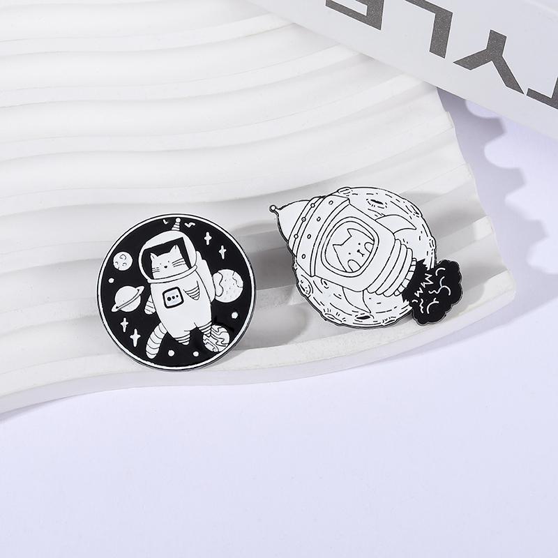 Cat Astronaut Enamel Pins Custom Cosmos Spaceship Brooches Lapel Badges Clothes Animal Jewelry Gift for Kids Friends
