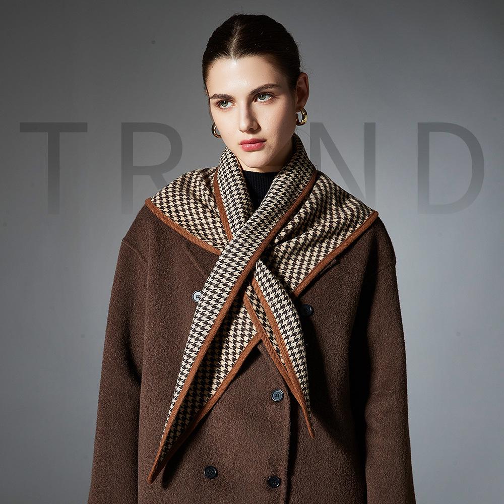 2025 High-End Podzim/Zima Trojúhelníková šála se vzorem kohoutí stopy pro Evropu a Ameriku