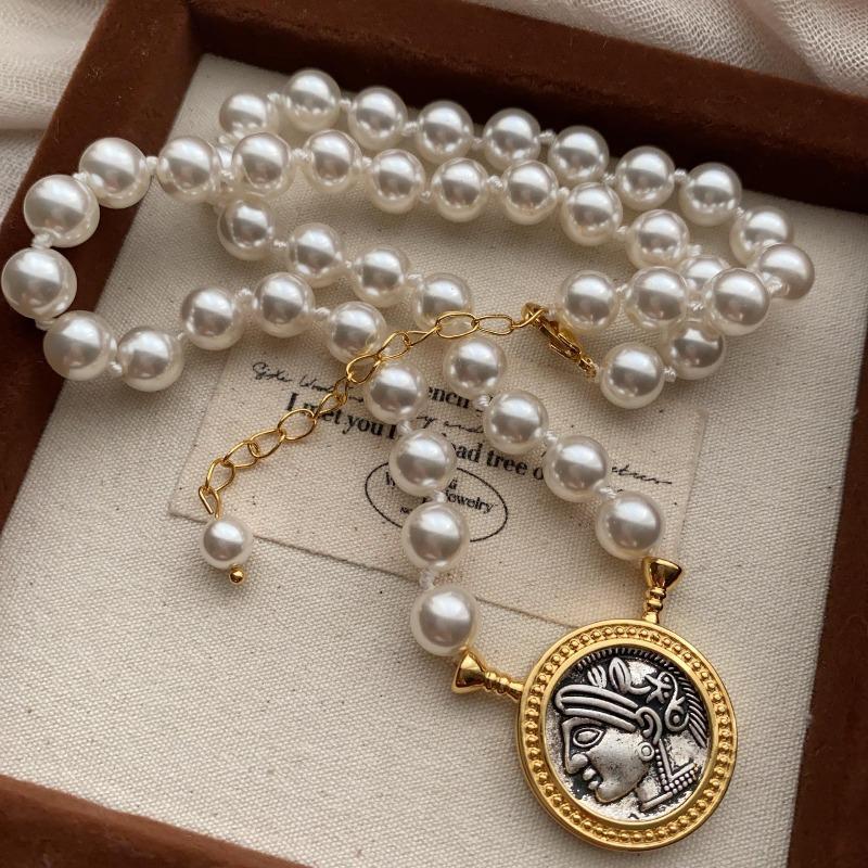 Vintage Art Ancient Coins Goddess Of Victory Pearl Chain Adjustable Necklace Necklace French Vintage Light Luxury Elegant And Natural
