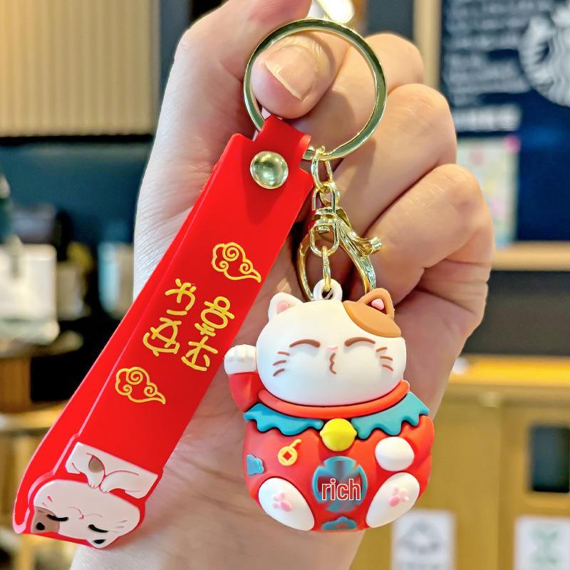 Cartoon Lucky Cat Keychain: Elegant and Cute Pendant for Car, Backpack, or Bag