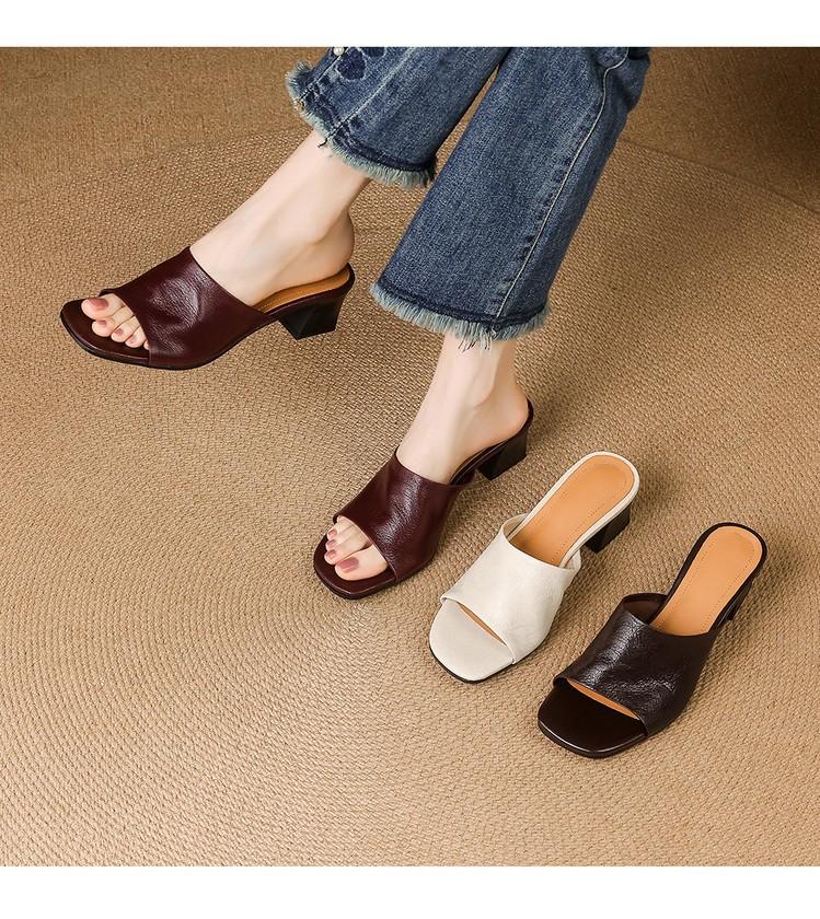 High-quality sheepskin~ Handmade women's shoes 2025 summer new sheepskin thick heel anti-theft stepping on shit sandals one-word drag